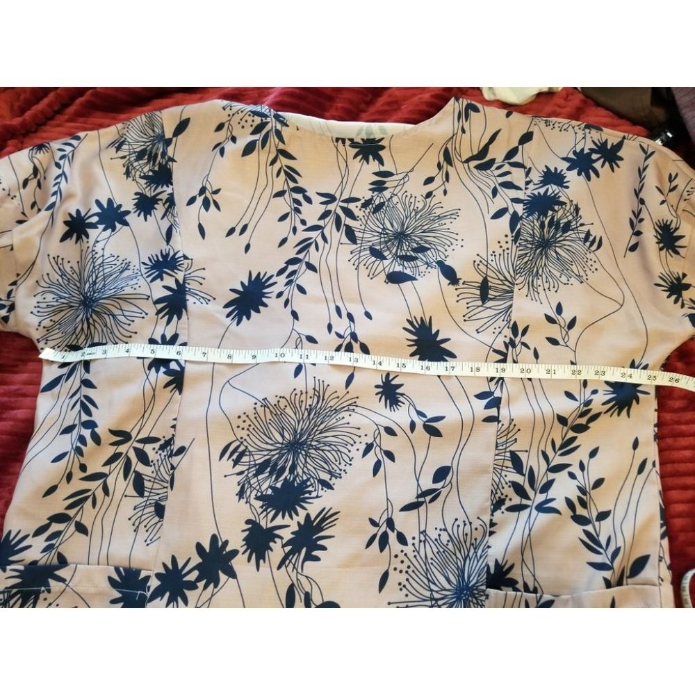 blouse - Picture 2 of 4
